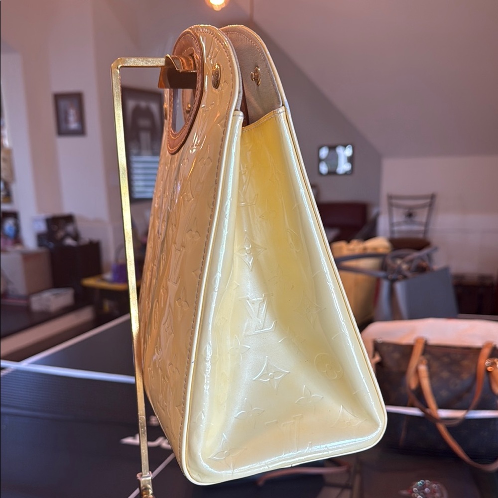 Louis Vuitton Maple Drive Yellow Cream Embossed Women's Bag - Picture 4 of 9